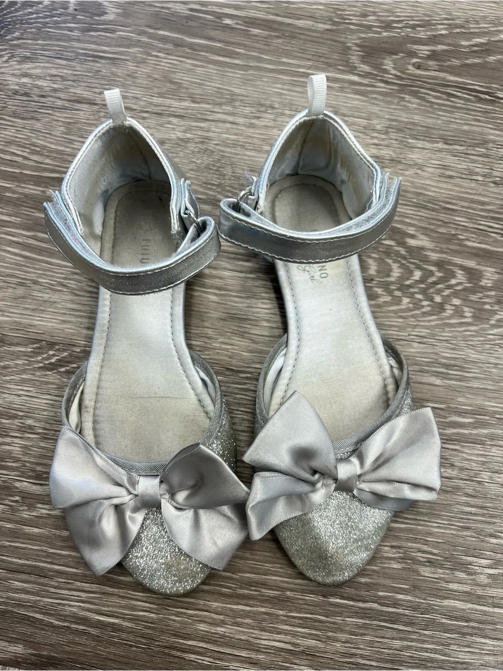 Futurino Girls Silver Glitter Bow Dress Shoes – EU 30